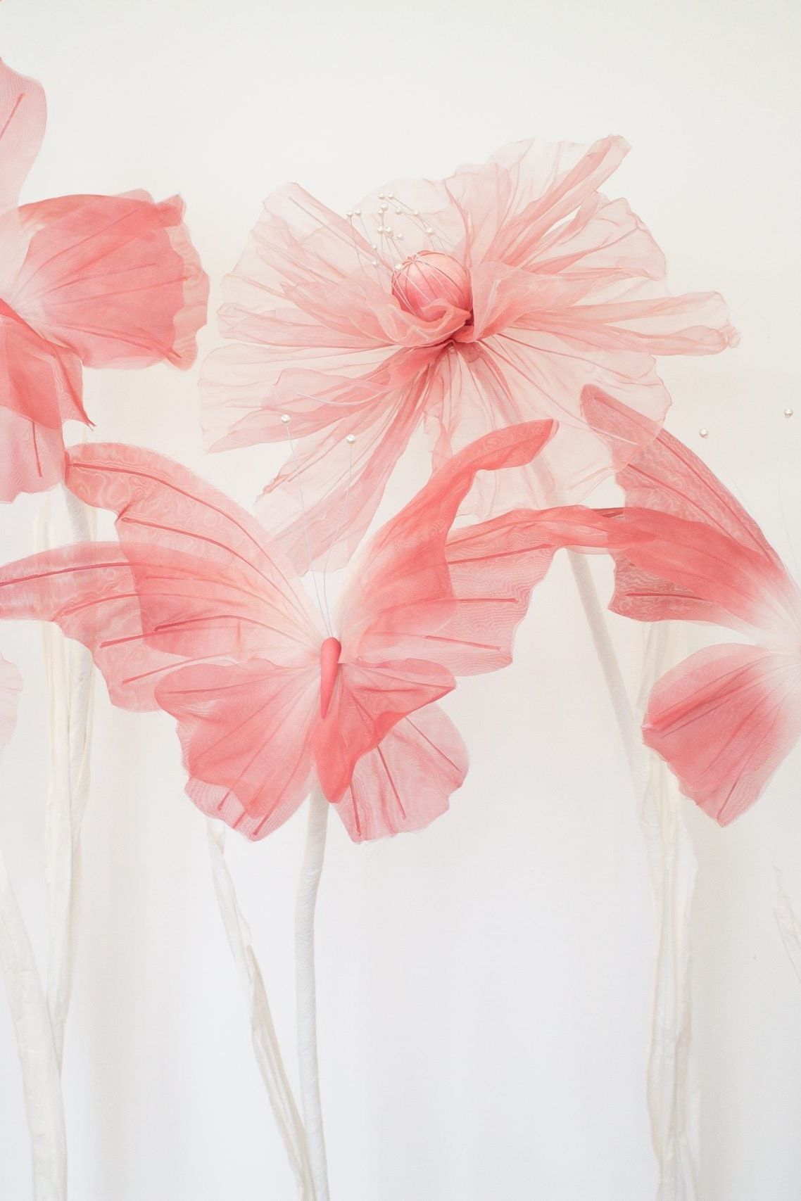 giant flowers, giant silk flowers, giant pink flowers, giant poppy flowers, pink flowers, flower props, flower backdrop, giant flower hire auckand, giant flower hire